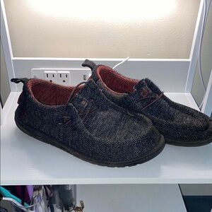 Men's Casual Black and Red Shoes